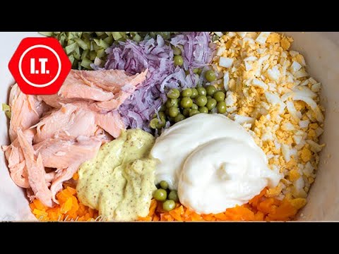 Видео: Салат Оливье из форели горячего копчения без глютена.