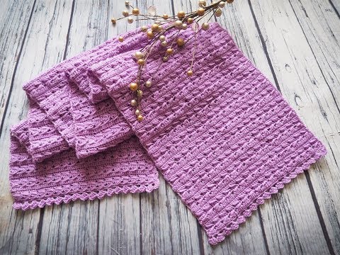 Видео: Простой ажурный шарф крючком. Палантин из перекрещенных столбиков с накидами