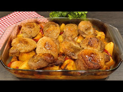 Видео: Боже, как вкусно! Они удивили моих гостей этим рецептом! Невероятно вкусное мясное блюдо