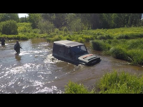 Видео: УАЗы на 38 и 35 штурмуют реку! Лес забирает «грибы»!