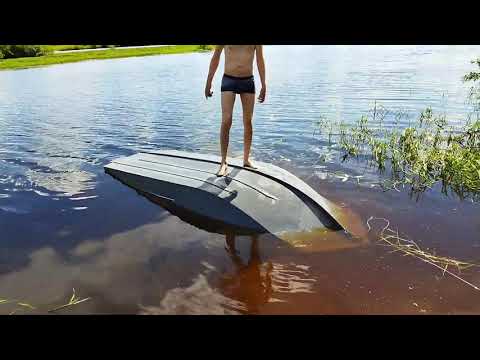 Видео: Лодка ПНД swimmer 370 утонет или нет? издеваемся над мотором, покатушки на ватрушке!