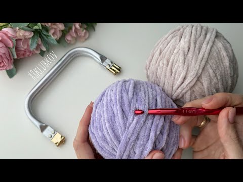 Видео: Шикарная косметичка из остатков пряжи 🧶 мини-сумка крючком с фермуаром. Вязание для новичка.
