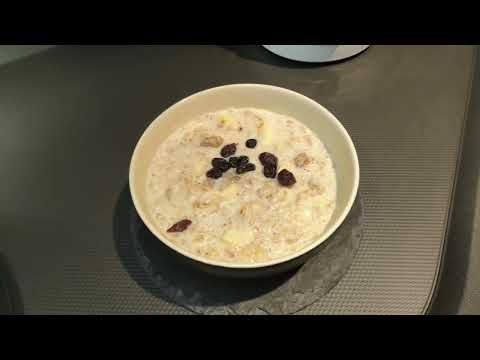 Видео: Как готовит дальнобой: 🍲 овсянка на молоке в дороге | мультиварка 24В