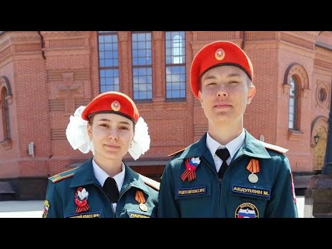 Видео: Парад победы в Волгограде.Участники парада Максим и Виктория.