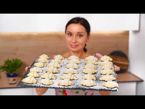 Видео: БЫСТРЫЕ рогалики На СМЕТАНЕ с вкусной начинкой! Простая выпечка к чаю
