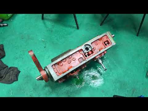 Видео: Токарный станок 1к62. Замена коробки подач. Советы на что обратить внимание.