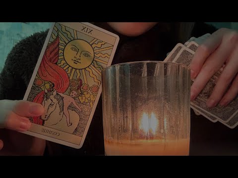 Видео: ▶ асмр болталка + гадание на таро. шёпот. звуки свечи, треск.