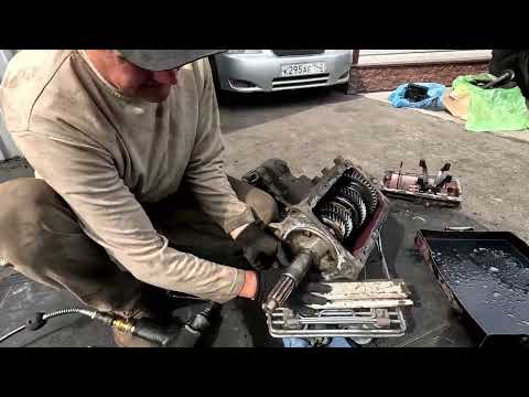 Видео: Газ 3308 ремонт#56 КПП Зил 130 вылетает скорость