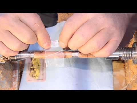 Видео: Другой подход к нанесению СА-клея на ручку