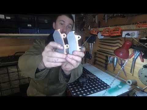 Видео: Обслуживание тормозных суппортов Honda GL1500