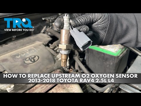 Видео: Как заменить датчик кислорода O2 на Toyota RAV4 2.5L L4 2013-2018