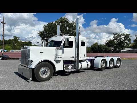 Видео: Заказной грузовик Peterbilt 589 Heavy Haul / визит на техасский рынок грузовиков для НОВОГО колле...