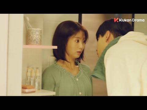 Видео: Герой загнал ее в угол ванной, пространство наполнилось звуками учащенного дыхания.