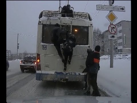 Видео: Вандализм в общественном транспорте