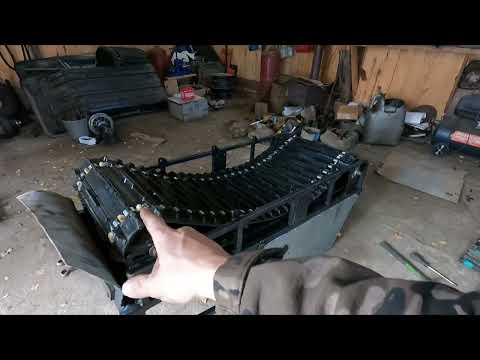 Видео: Установка гусянки на мотобуксировщик. Регулировка вариатора Сафари. Замена масла на Волжане.