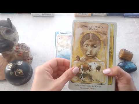 Видео: Коллекция карт таро Тота  Вариации колод таро Тота Алистера Кроули