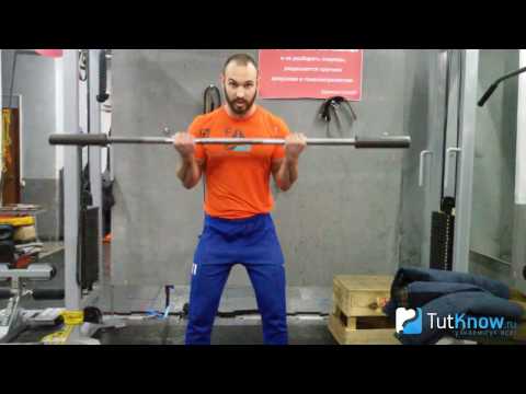 Видео: Ошибки в подъеме штанги на бицепс - как делать правильно