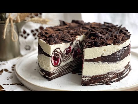 Видео: Блинный торт Дали с эффектным разрезом - ванильный сметанный мусс и вишневая начинка
