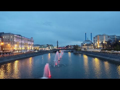 Видео: Водная прогулка по Москве-реке и Водоотводному каналу / Boat trip along the Moskva River