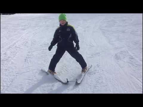 Видео: Семья. Саги и Искандер на лыжах февраль 2019. Семейный горный курорт "Pioneer"