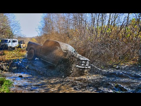 Видео: Реальная проходимость Dodge Ram на 37-х колёсах по грязи!