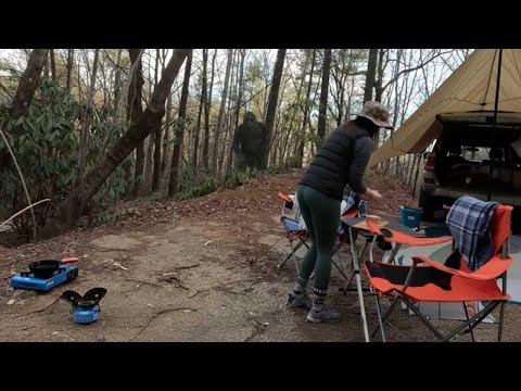 Видео: Самые жуткие встречи со снежным человеком во время похода | Scary Comp