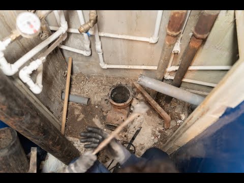 Видео: Устранили шатание унитаза и заменили стояк канализации в панельном доме серии I-515/9ЮЛ