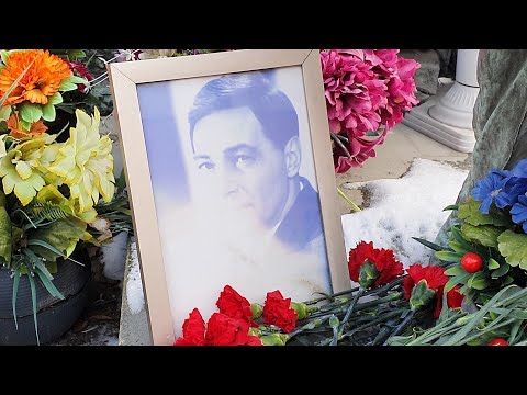Видео: Необычный памятник на могиле "Штирлица" Вячеслава Тихонова 🙏 95 лет ... Новодевичье кладбище 2023