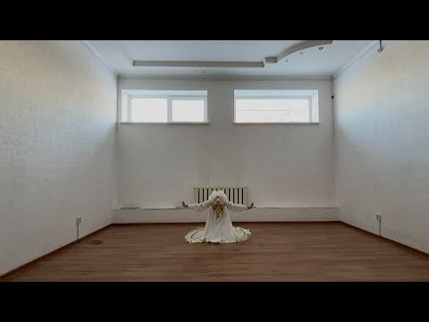 Видео: Казахский танец “Аққу”