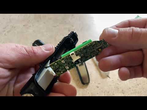 Видео: Ремонт триммера philips. Замена аккумуляторов