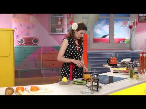 Видео: Как приготовить рулет «Баунти» - Телеканал Еда