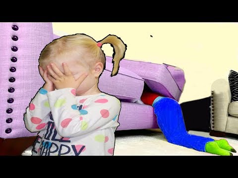 Видео: ПРЯТКИ В ОТЕЛЕ. HIDE AND SEEK/ СОФУНЬЯ ШАЛУНЬЯ