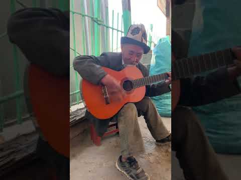 Видео: Сен кетпечи жанымдан на гитаре Асанлии