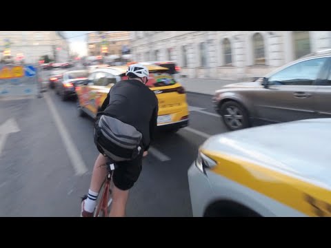 Видео: Отмороженный фиксер играет в кегли пешеходами