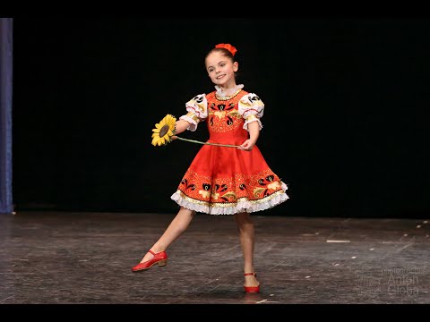 Видео: "Золотая хохлома", ансамбль "После уроков". "Golden Khokhloma", ensemble "After the lessons".