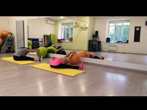 Видео: Стретчинг с фитболом на расслабление всего тела и вытяжение позвоночника.Тарасова Натали 🌈