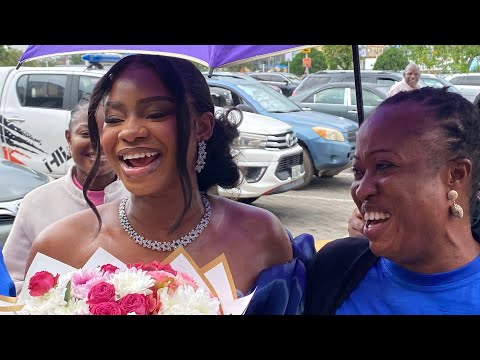 Видео: Посмотрите, что происходит, когда Присцилла Оджо Мкамбала впервые появляется на публике через нес...