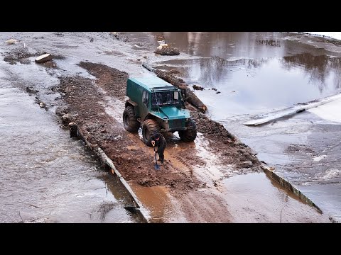 Видео: СРОЧНАЯ ЭВАКУАЦИЯ из ЛЕСА! ПЕРЕПРАВУ СНЕСЛО. ОСТАЮСЬ ЖИТЬ ОДИН В ТАЕЖНОЙ ИЗБЕ. ВСЁ ЗАТОПИЛО.