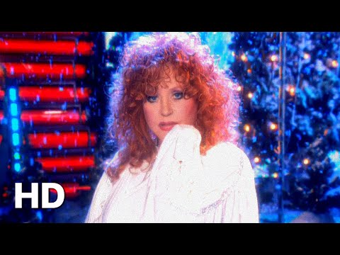 Видео: Алла Пугачёва - Дай мне, Боже (Исчезнет грусть) [«Новогодняя ночь на Первом»] 2004
