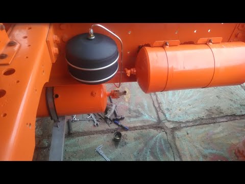 Видео: Перенос осушителя, установка ресивера КАМАЗ. internatinal 9800