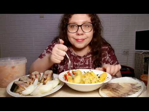 Видео: Мукбанг Картошечка, Скумбрия, Сельдь, маринованная капуста/Снова про панические атаки