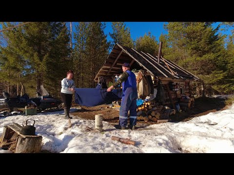 Видео: УЕХАЛИ в ИЗБУ с НОЧЁВКОЙ. ТАЁЖНЫЙ БЫТ. СЕМЕЙНАЯ РЫБАЛКА на ТАЁЖНОМ ОЗЕРЕ. ЧАСТЬ первая.