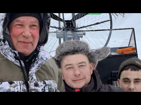 Видео: Одна из наших первых рыбалок с Михалычем на таёжной реке.