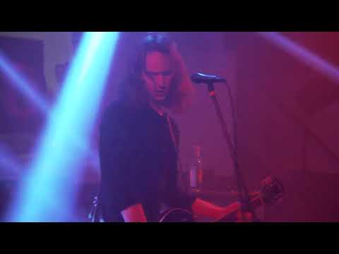 Видео: Ploho - Прости (Live @ Sveta Baar, Tallinn, Estonia 30.03.2023)