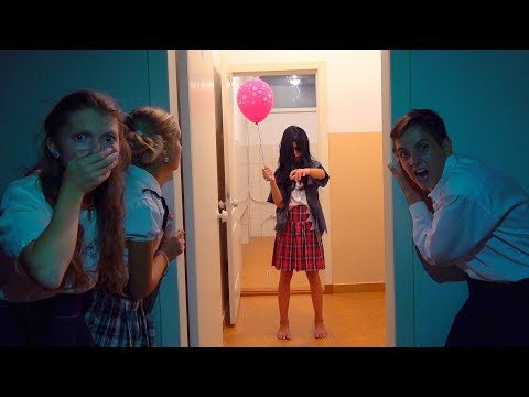 Видео: СТРАШНЫЕ ПРИКЛЮЧЕНИЯ В ШКОЛЕ НОЧЬЮ!!!!