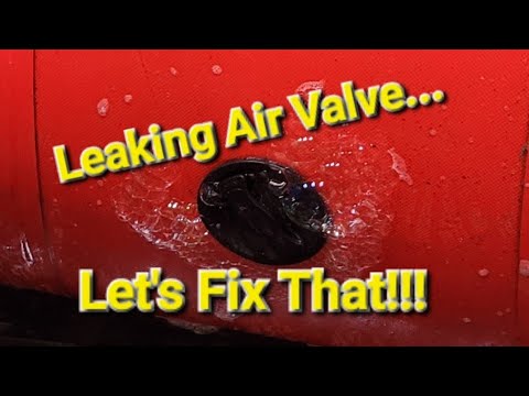 Видео: Замена протекающего воздушного клапана на надувной лодке!!!