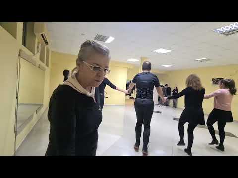 Видео: @bulgarianfolkrenipeneva Зелена салата