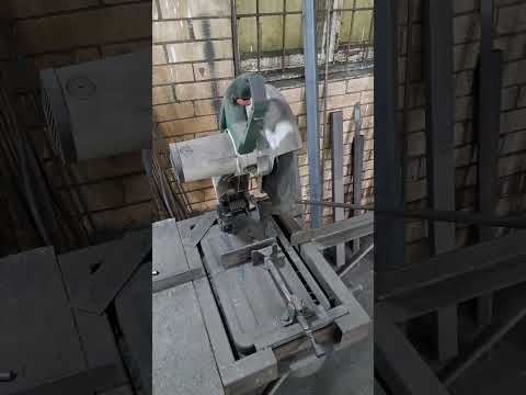 Видео: Монтажна пилка #зварювання #сварщик #сварка #двері #двери #метал #металл #труба #болгарка #стройка
