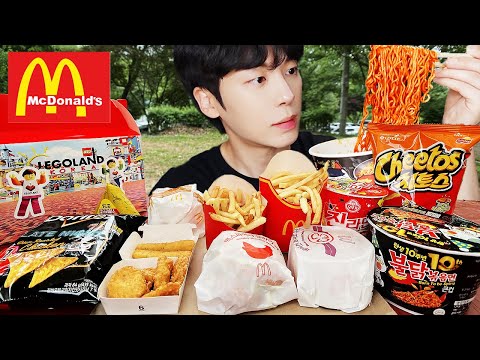 Видео: жареная лапша, Читос, жареный цыпленок, бургер, Сырная палочка, Круглосуточный магазин, Макдональдс