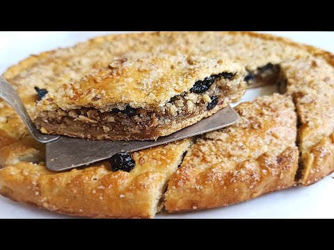 Видео: Пирог с грецкими орехами, изюмом и яблоками. Вкусный и простой рецепт пирога. Готовим с Ангелиной